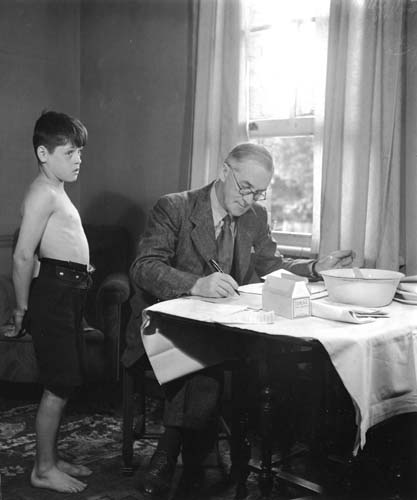 Jim Stone undergoing a medical examination in the UK prior to his selection for Australia, c 1946. Reproduced courtesy Jim Stone.