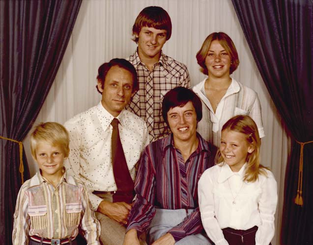 Woldring family portrait in Lismore, NSW, 1978. Reproduced courtesy Klaas and Aafke Woldring.