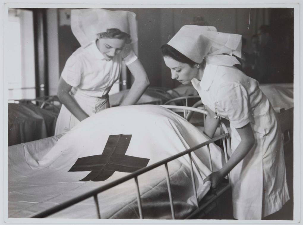 Two nurses on board hospital ship TSS Oranje II, 28 June 1941. Photographer: Samuel J Hood Studio, ANMM Collection 00021318