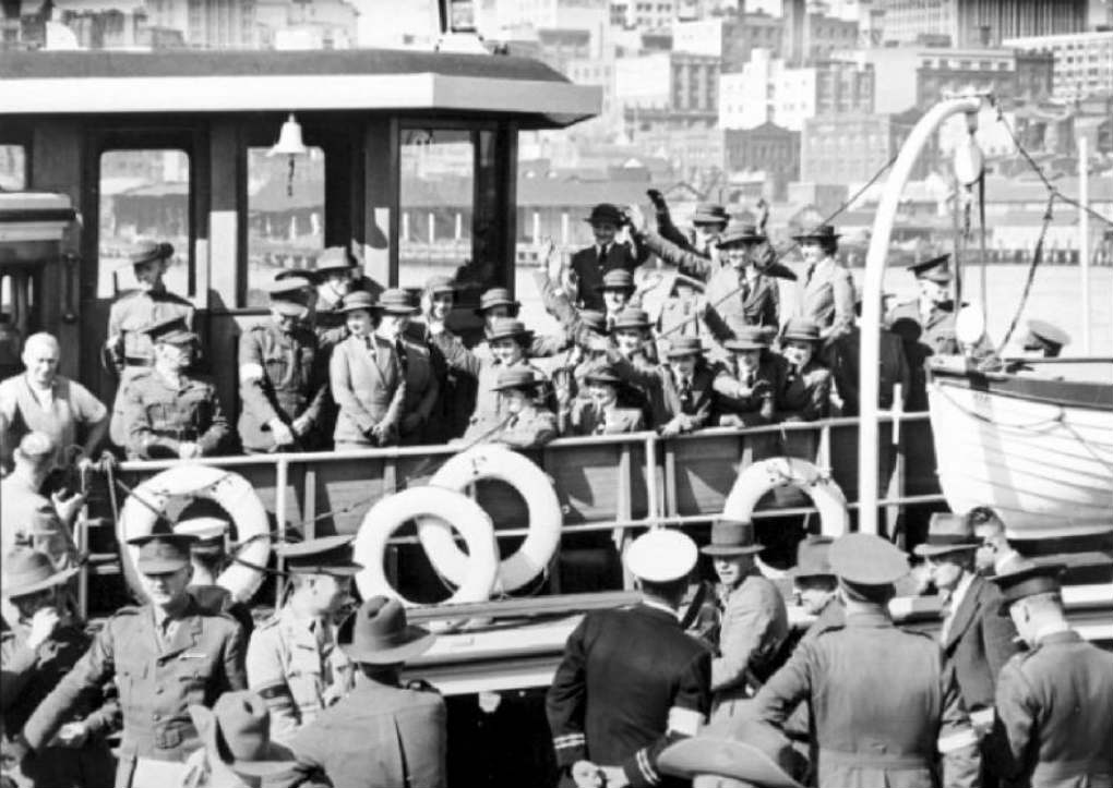 Australian troops and nurses preparing to depart Sydney, May 1940. Photographer: Samuel J Hood Studio, ANMM Collection 00020453