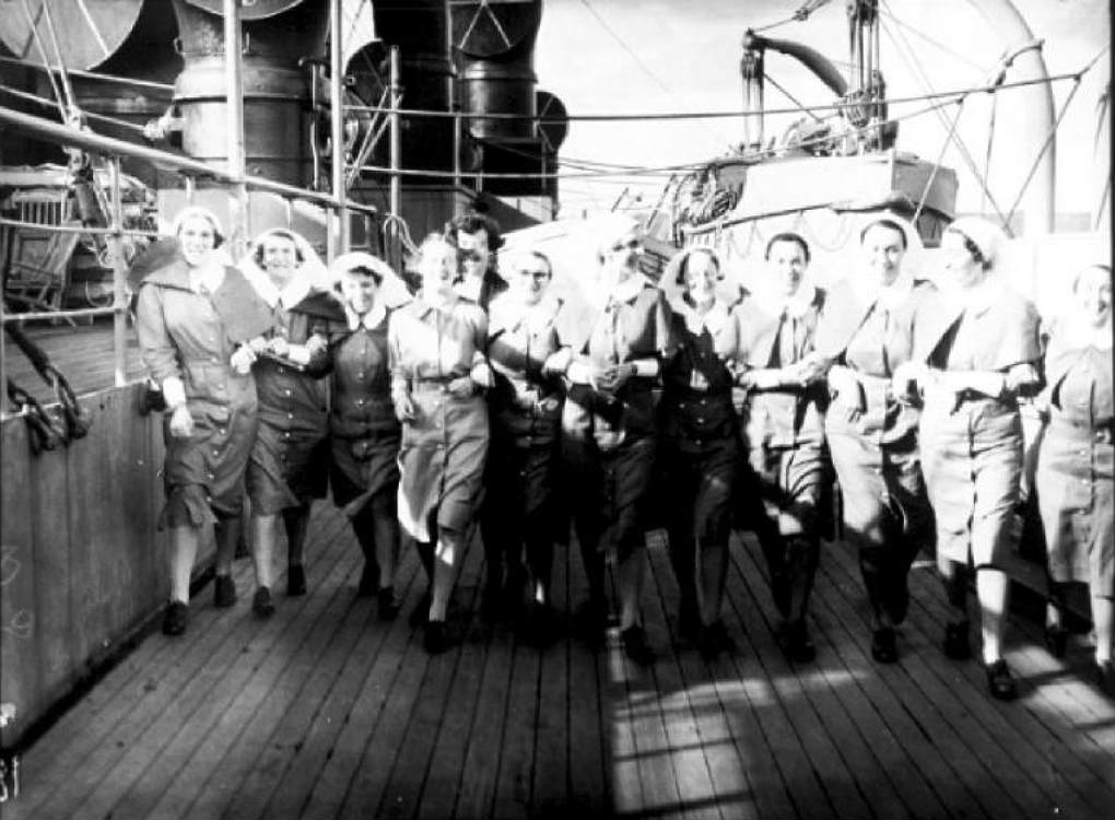 Nurses on the Aquitania and RMS Queen Mary, from South Australia and Bongilla, 3 February 1941. Photographer: Samuel J Hood Studio, ANMM Collection 00022602