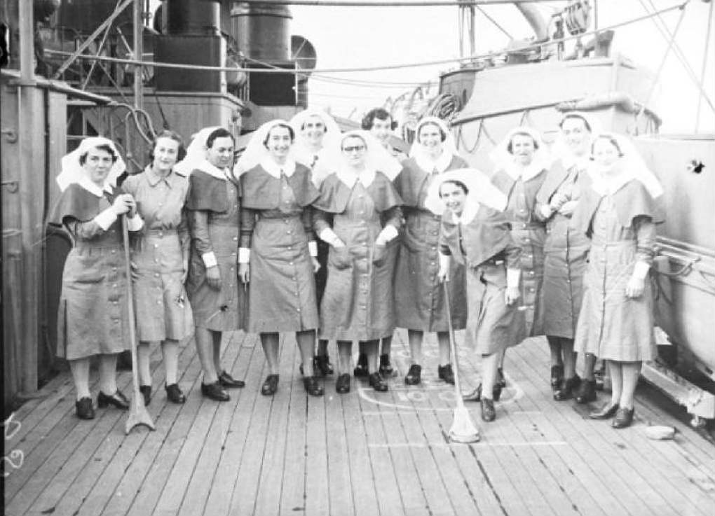 Nurses on the Aquitania and RMS Queen Mary, from South Australia and Bongilla, 3 February 1941. Photographer: Samuel J Hood Studio, ANMM Collection 00022603