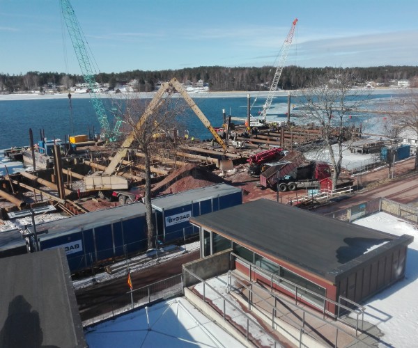 Construction of a dry dock